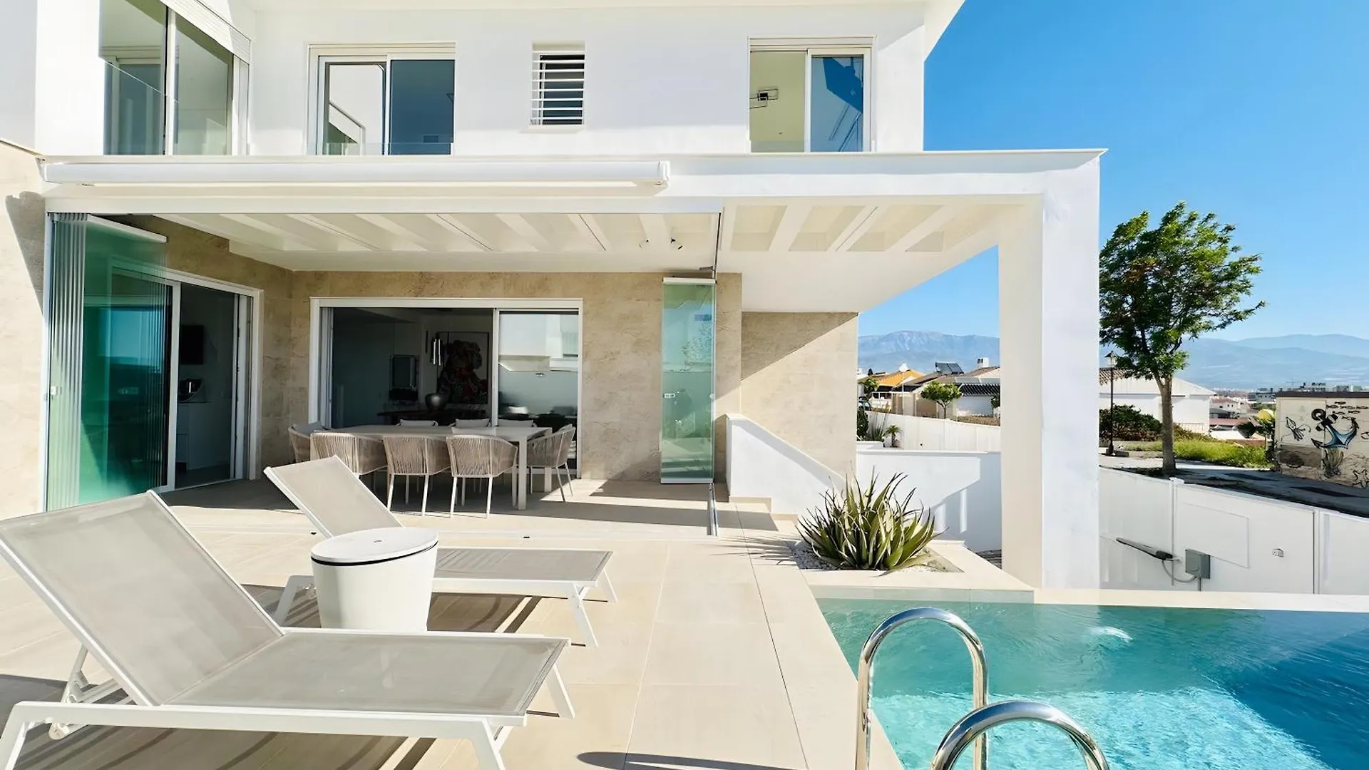 Casa Blanca Villa Torre Del Mar Spain